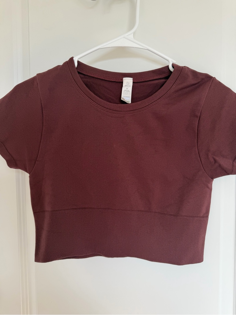 Women's Short Sleeve Crop Top in Burgundy
